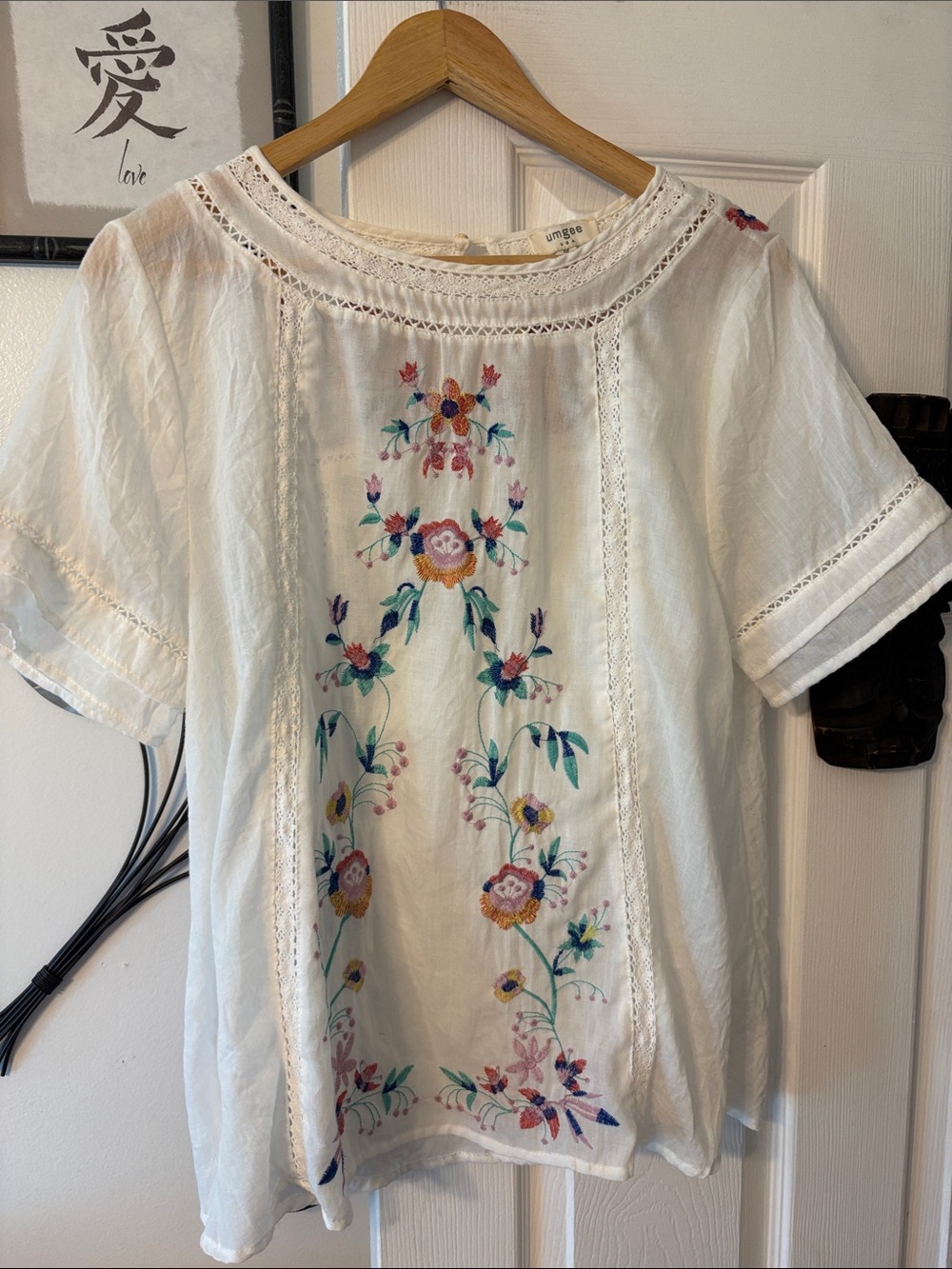 Umgee White Floral Embroidered Peasant Blouse